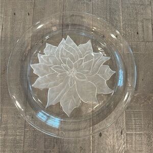 Toscany Holiday Collection
Frosted Poinsettia Platter 13 3/4" Clear Glass
